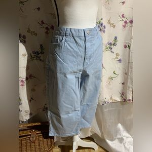 Riders by Lee Baby Blue Mid Rise Capri